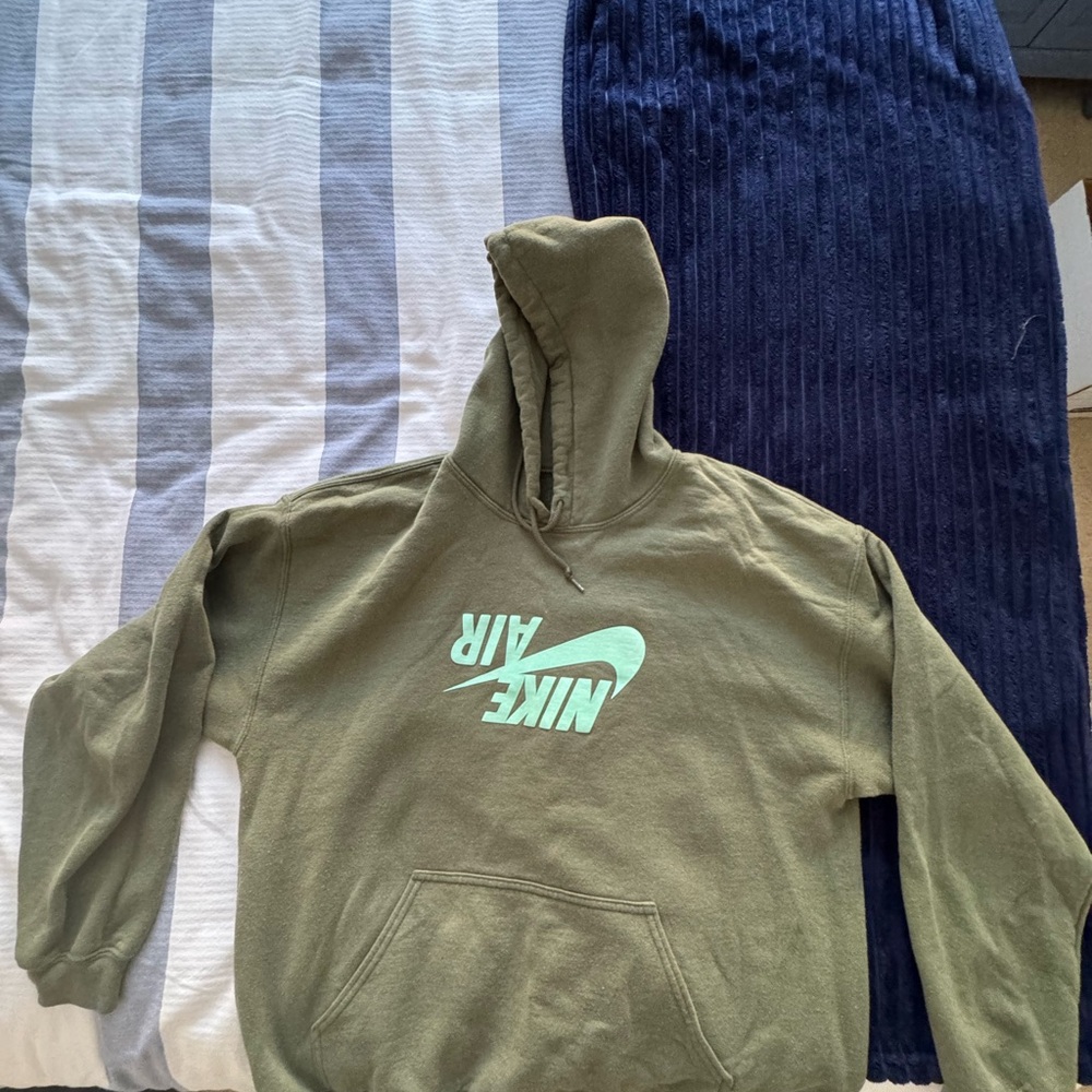 Nike Air Hoodie in Olive Green size L